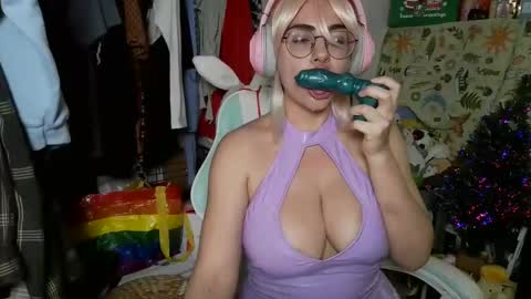 The Mochi Rainbow Variety Show online show from 12/31/24, 08:23