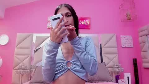 Sophia  online show from 12/16/25, 07:19