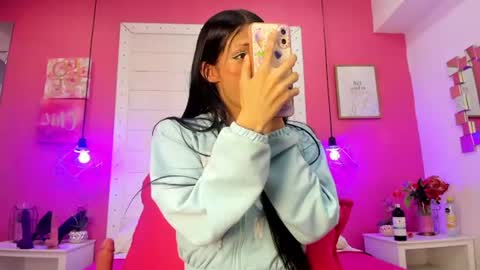 Snapshot of models_sophia chatting on 07/20/26, 07:27 Sophia online show from 07/20/26, 07:27