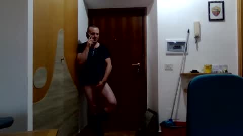 Snapshot of modesto1969 chatting on 09/29/25, 04:23 modesto1969 online show from 09/29/25, 04:23