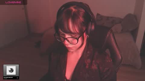 Snapshot of modjo_ chatting on 12/15/25, 03:00 Modjo online show from 12/15/25, 03:00