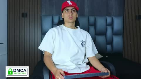 Snapshot of mohamed_malik chatting on 04/14/26, 11:27 mohamed_malik online show from 04/14/26, 11:27