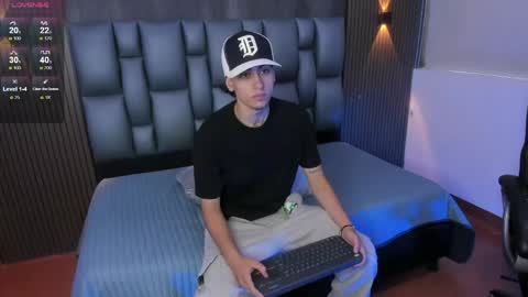 Snapshot of mohamed_malik chatting on 05/16/26, 12:15 mohamed_malik online show from 05/16/26, 12:15