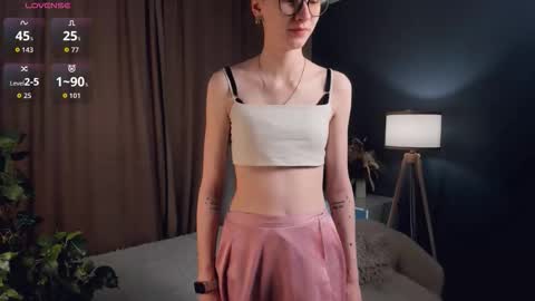 Laura online show from 11/30/25, 01:09