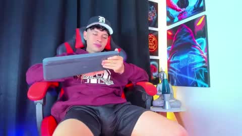 moises_23cm online show from 03/05/25, 05:29