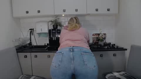 erika online show from 09/27/25, 07:24