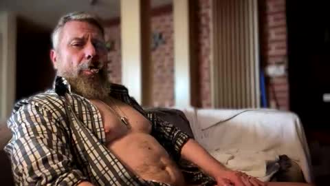 Snapshot of molitsrymale69 chatting on 11/09/25, 01:09 molitsrymale69 online show from 11/09/25, 01:09