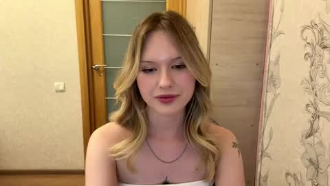 Lisa online show from 05/01/26, 02:21