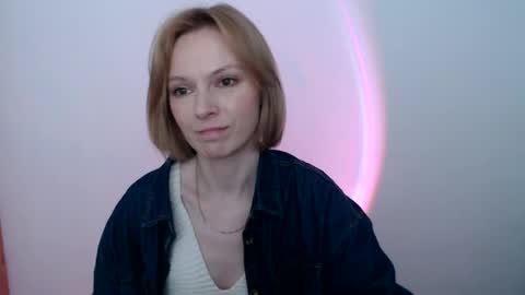 mollilove online show from 06/08/26, 08:15