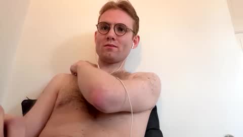 molliter online show from 11/04/25, 01:43