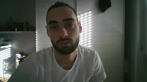 Snapshot of mollo20 chatting on 10/31/25, 02:07 mollo20 online show from 10/31/25, 02:07