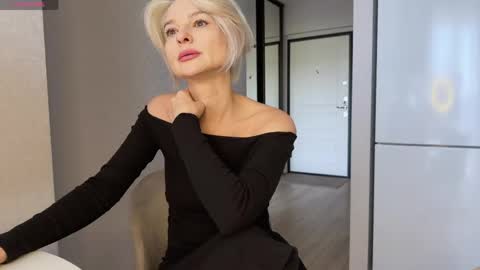 Snapshot of molly_beauti chatting on 05/19/26, 07:37 Molly online show from 05/19/26, 07:37