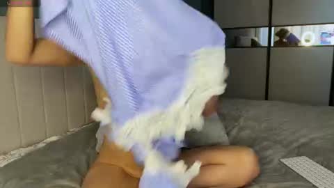 Molly online show from 06/19/26, 04:17