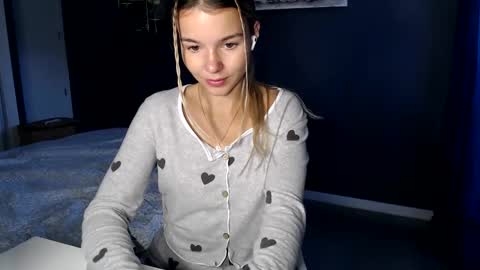 Molly online show from 01/17/25, 01:46