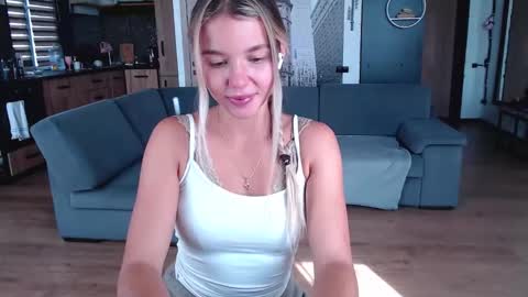 Molly online show from 09/19/25, 10:16