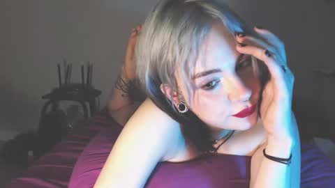 Molly Crow online show from 12/08/24, 09:52