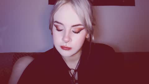 Molly Crow online show from 02/26/25, 01:21