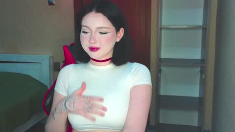 molly_millerr online show from 02/08/25, 06:12