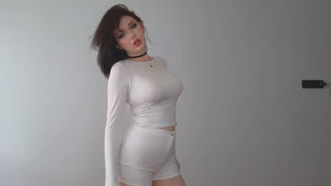 molly_millerr online show from 06/15/26, 02:08