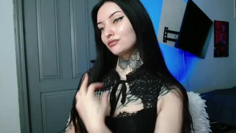 Snapshot of molly_montanaaa chatting on 05/28/26, 09:28 Lina online show from 05/28/26, 09:28