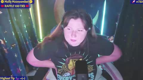 Snapshot of molly_moons chatting on 11/21/25, 02:43 molly_moons online show from 11/21/25, 02:43