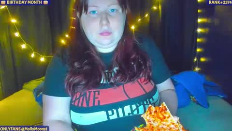 Snapshot of molly_moons chatting on 12/13/25, 09:42 molly_moons online show from 12/13/25, 09:42