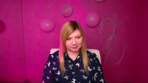 Molly online show from 02/18/25, 12:28
