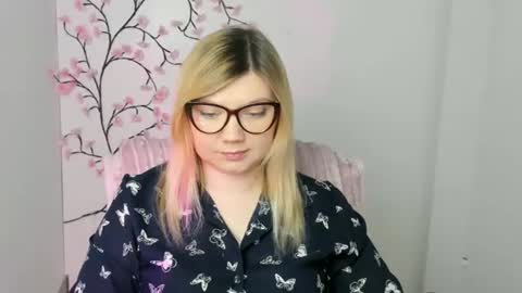 Snapshot of molly_moree chatting on 01/08/26, 12:51 Molly online show from 01/08/26, 12:51