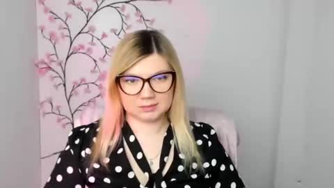 Snapshot of molly_moree chatting on 01/09/26, 12:52 Molly online show from 01/09/26, 12:52