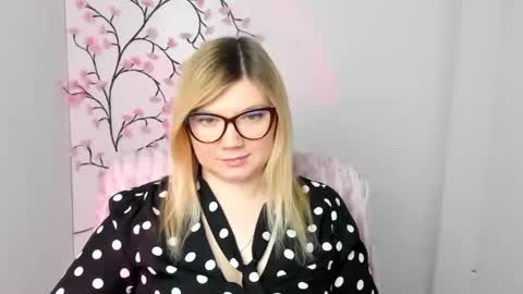 Snapshot of molly_moree chatting on 01/11/26, 12:54 Molly online show from 01/11/26, 12:54