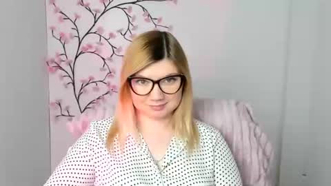 Snapshot of molly_moree chatting on 02/01/26, 12:37 Molly online show from 02/01/26, 12:37