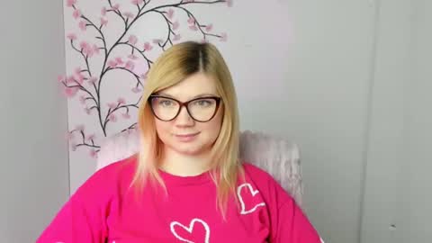 Snapshot of molly_moree chatting on 02/13/26, 01:18 Molly online show from 02/13/26, 01:18