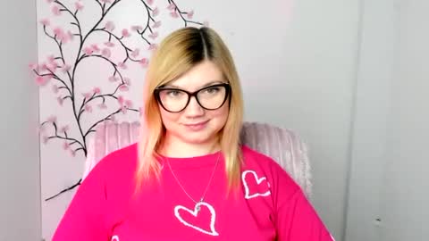 Snapshot of molly_moree chatting on 02/19/26, 02:13 Molly online show from 02/19/26, 02:13