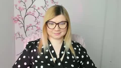 Snapshot of molly_moree chatting on 03/06/26, 12:56 Molly online show from 03/06/26, 12:56