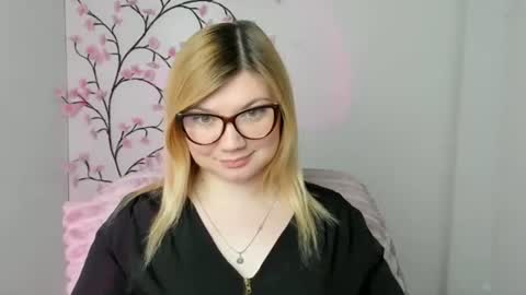 Snapshot of molly_moree chatting on 03/30/26, 11:33 Molly online show from 03/30/26, 11:33