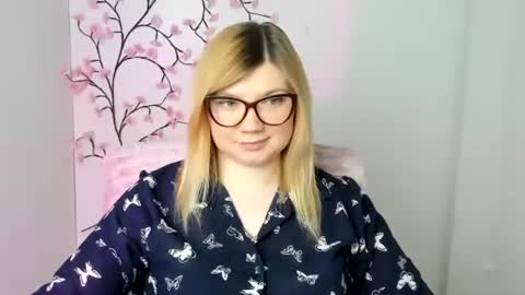 Snapshot of molly_moree chatting on 04/01/26, 11:33 Molly online show from 04/01/26, 11:33