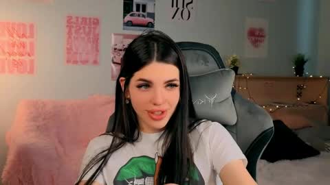 Snapshot of molly_rettyy chatting on 04/11/26, 07:45 Molly online show from 04/11/26, 07:45