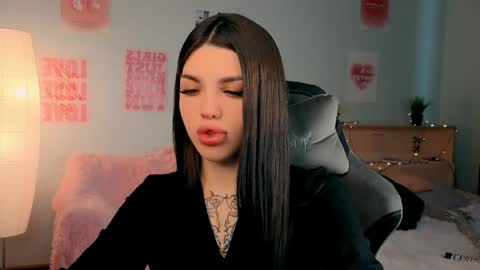 Snapshot of molly_rettyy chatting on 04/18/26, 04:49 Molly online show from 04/18/26, 04:49