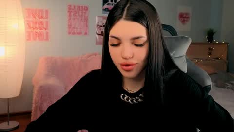 Snapshot of molly_rettyy chatting on 04/19/26, 04:34 Molly online show from 04/19/26, 04:34
