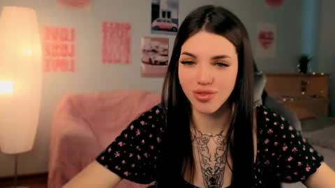 Snapshot of molly_rettyy chatting on 04/29/26, 03:43 Molly online show from 04/29/26, 03:43