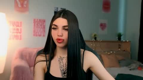 Snapshot of molly_rettyy chatting on 05/15/26, 04:30 Molly online show from 05/15/26, 04:30