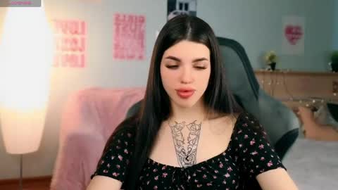 Snapshot of molly_rettyy chatting on 05/17/26, 04:21 Molly online show from 05/17/26, 04:21