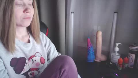 I have new photos come and see with love Molly online show from 01/06/25, 04:02