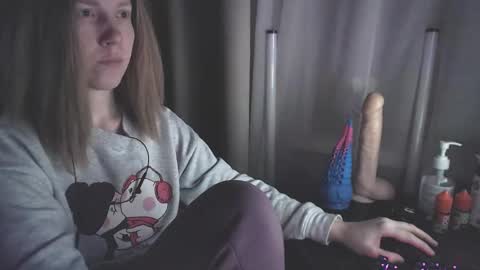 I have new photos come and see with love Molly online show from 01/07/25, 01:17