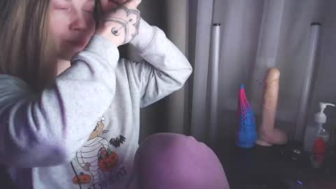 I have new photos come and see with love Molly online show from 01/08/25, 03:39