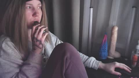 I have new photos come and see with love Molly online show from 01/10/25, 06:17