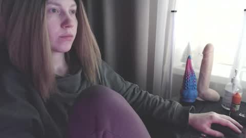 I have new photos come and see with love Molly online show from 01/15/25, 10:06