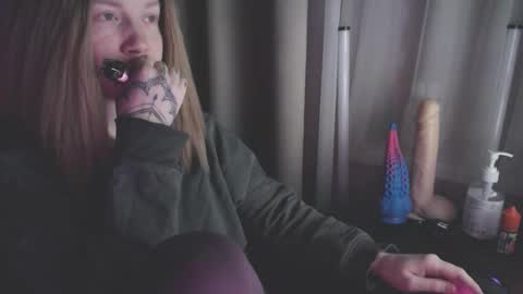 I have new photos come and see with love Molly online show from 01/16/25, 03:45