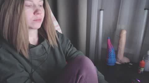 I have new photos come and see with love Molly online show from 01/17/25, 03:55