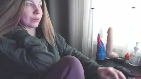 I have new photos come and see with love Molly online show from 01/17/25, 10:11